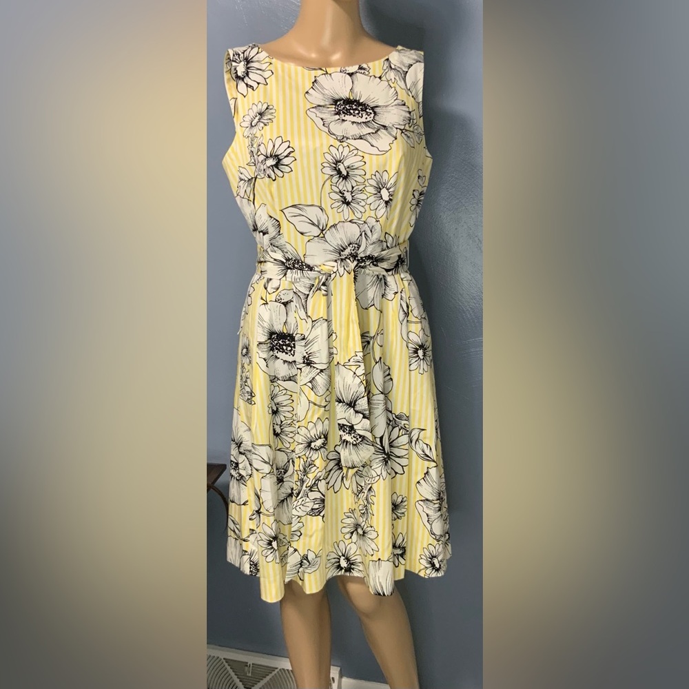 Anne Klein Yellow and White Pleated Midi Sundress